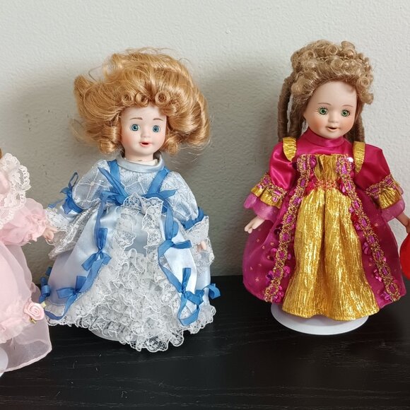 4 - Vintage 1996 Marie Osmond - Story Book Dolls on Metal Stands - Picture 1 of 13